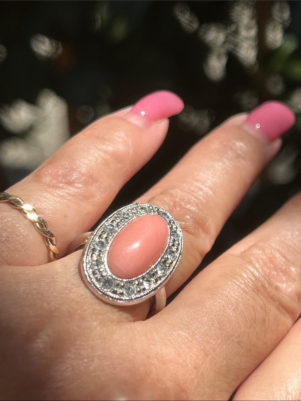 Vintage Avon “Pale Fire” Faux Coral Ring Size 6-7